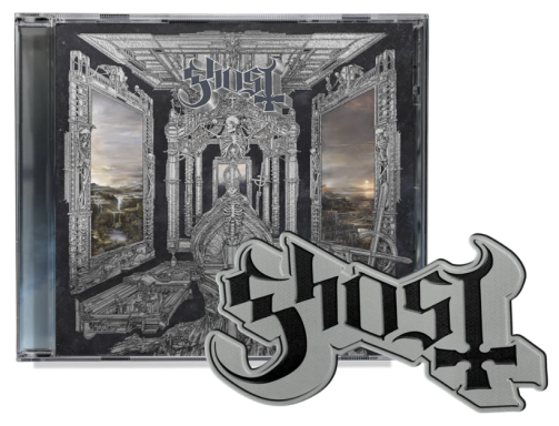 Portada del álbum de Ghost con un pin del logo de la banda.